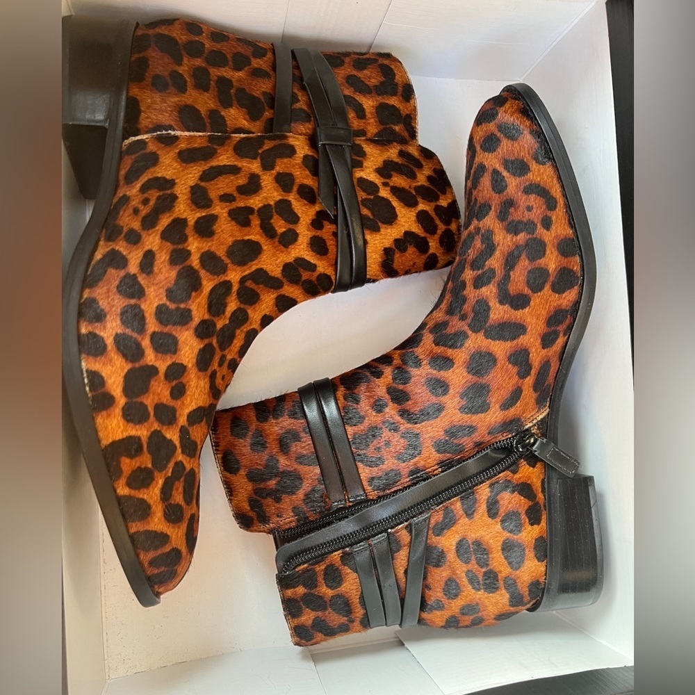 Talbots Tish wrap tie calf hair ankle boots shoes size 7 - Picture 4 of 5